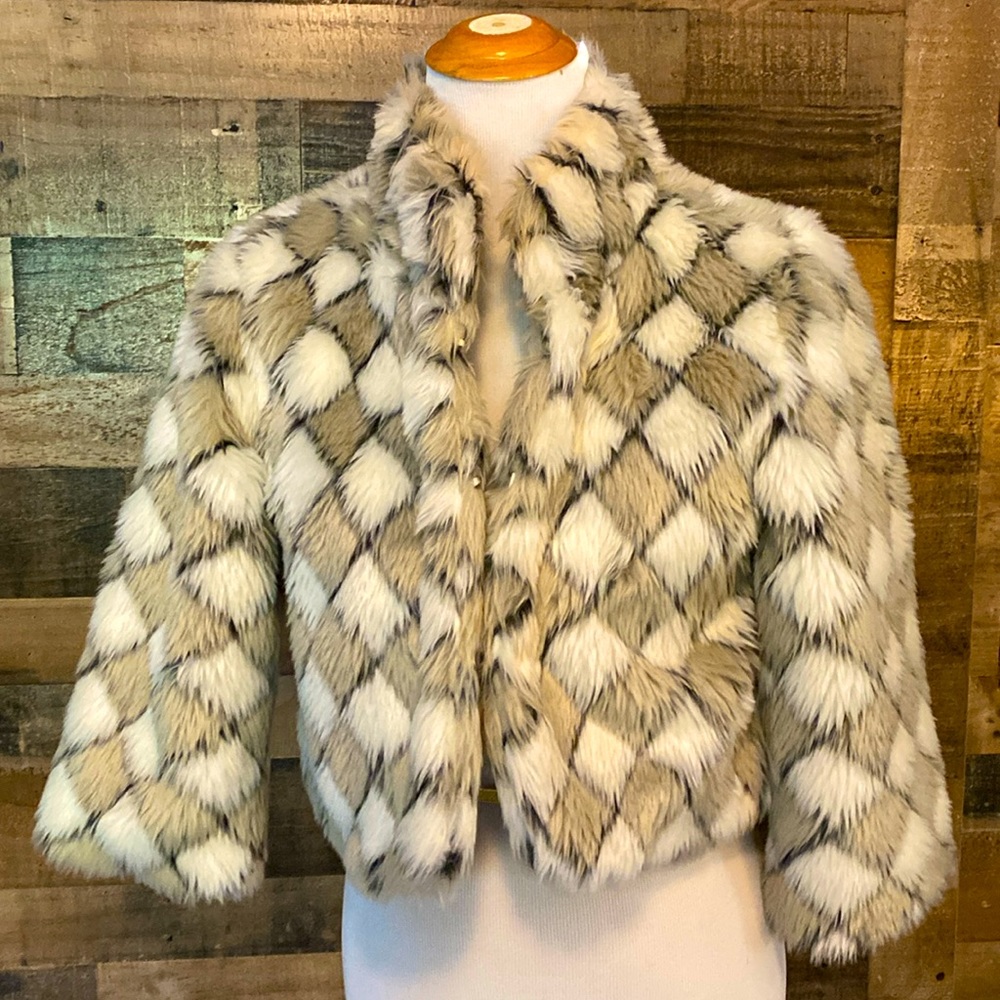 Faux Fur Plush Cropped coat mid/half  sleeves